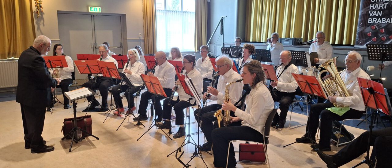 Geslaagd Lenteconcert in De Gildenbond. Geslaagd Lenteconcert in De Gildenbond.